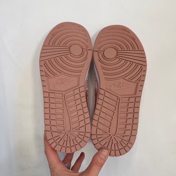 Air Jordan 1 Low SE Rust Pink Velvet Women’s 9 NIB Coquette Soft Luxe - Picture 10 of 11